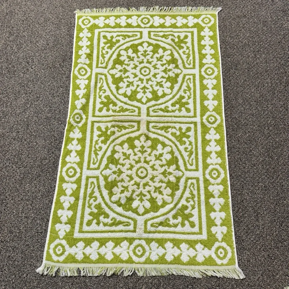 Vintage Fashion Manor Bath Towels Decorator Set of 2 Avocado Green Fringe MCM